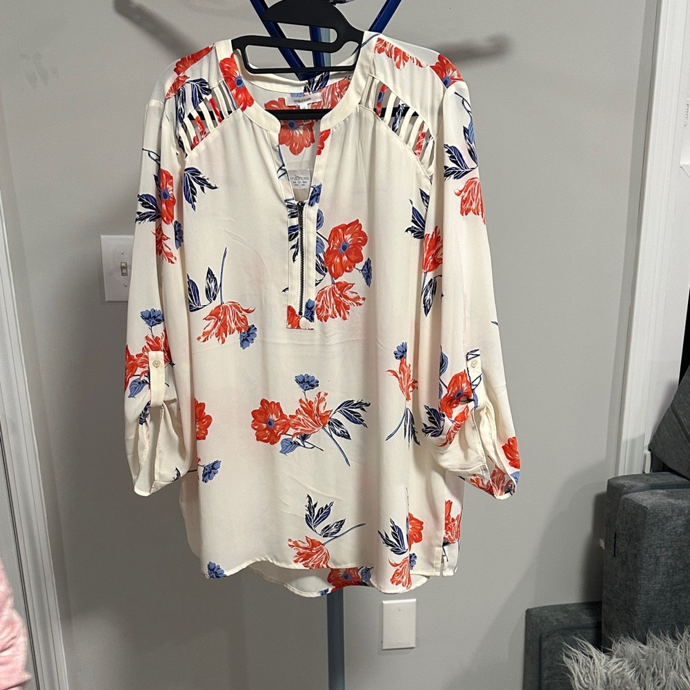 Chic Floral Women's Blouse - White with Red and Blue